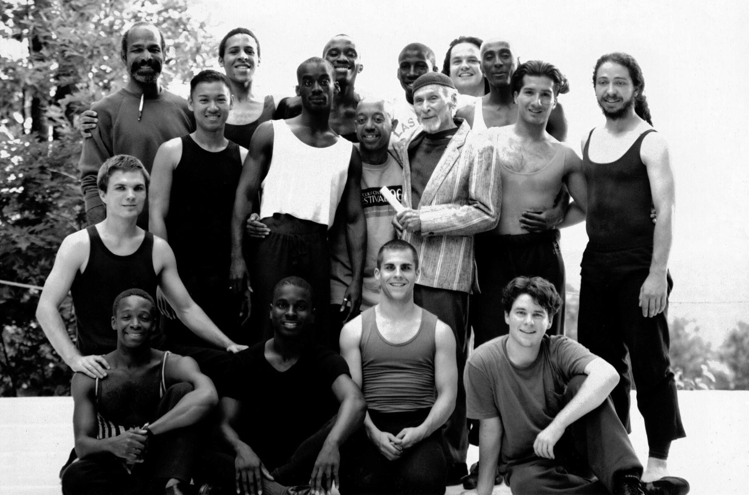 final BRW9C305B9E8F9A_000561-b&w